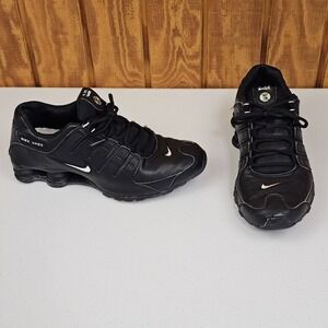 Nike Shox NZ Men's 9 Triple Black Athletic Running Sneakers Shoes - READ